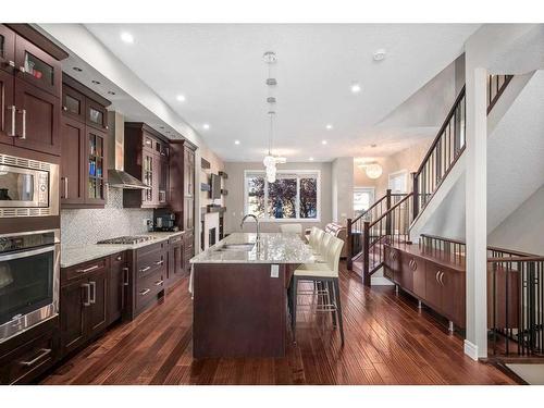 2819 23A Street Nw, Calgary, AB - Indoor Photo Showing Kitchen With Upgraded Kitchen