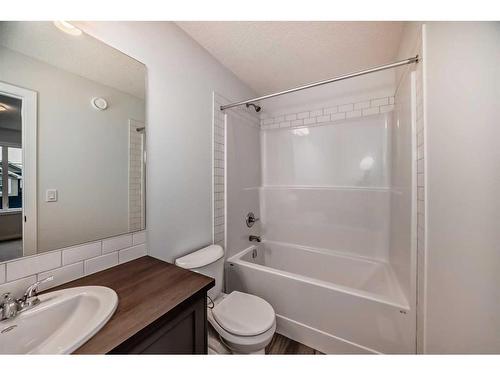 1481 Bayview Point, Airdrie, AB - Indoor Photo Showing Bathroom