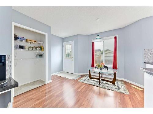 41 Martinbrook Road Ne, Calgary, AB - Indoor