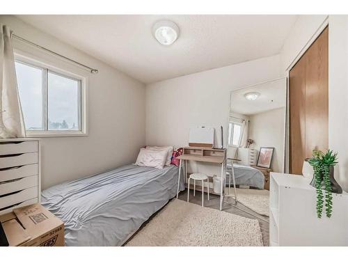 247 Martindale Boulevard Ne, Calgary, AB - Indoor Photo Showing Bedroom