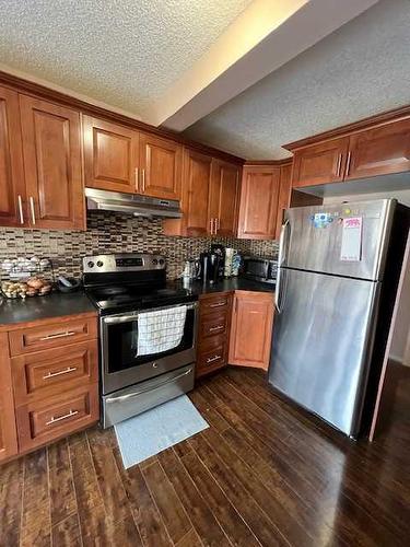 31 Martin Crossing Park Ne, Calgary, AB - Indoor Photo Showing Kitchen