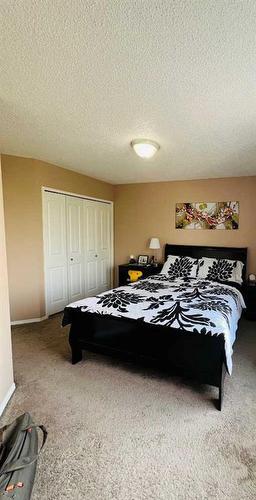 31 Martin Crossing Park Ne, Calgary, AB - Indoor Photo Showing Bedroom