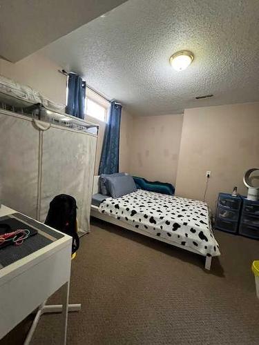 31 Martin Crossing Park Ne, Calgary, AB - Indoor Photo Showing Bedroom