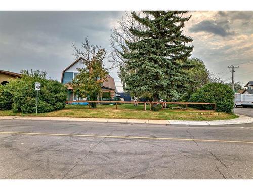 11 Centre Street, Strathmore, AB - Outdoor