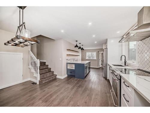 11 Centre Street, Strathmore, AB - Indoor Photo Showing Kitchen With Upgraded Kitchen