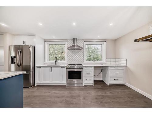 11 Centre Street, Strathmore, AB - Indoor Photo Showing Kitchen With Upgraded Kitchen