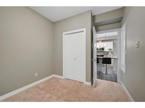 215-20 Walgrove Se, Calgary, AB - Indoor Photo Showing Other Room