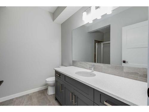 523 Kingsmere Way Se, Airdrie, AB - Indoor Photo Showing Bathroom