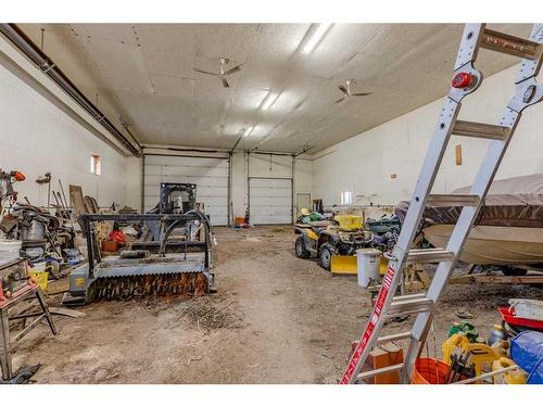 56210 Rr24 Range, Rural Lac Ste. Anne County, AB - Indoor Photo Showing Garage