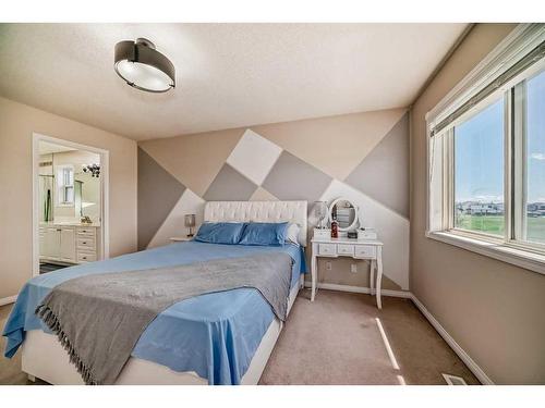 315 Taracove Estate Drive Ne, Calgary, AB - Indoor Photo Showing Bedroom