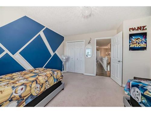 315 Taracove Estate Drive Ne, Calgary, AB - Indoor Photo Showing Bedroom