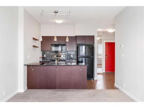 1505-8880 Horton Road Sw, Calgary, AB - Indoor Photo Showing Kitchen