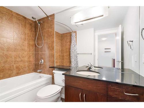 1505-8880 Horton Road Sw, Calgary, AB - Indoor Photo Showing Bathroom