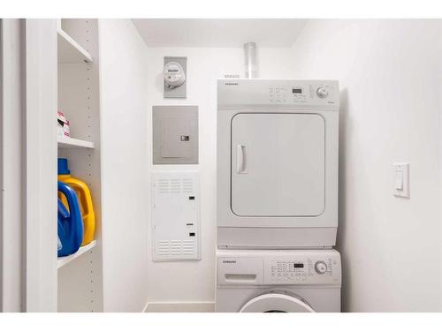 1505-8880 Horton Road Sw, Calgary, AB - Indoor Photo Showing Laundry Room