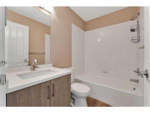 2304-1140 Taradale Drive Ne, Calgary, AB - Indoor Photo Showing Bathroom