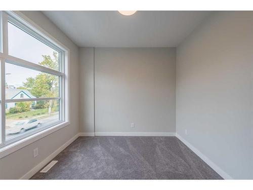 1539 33 Avenue Sw, Calgary, AB - Indoor Photo Showing Other Room