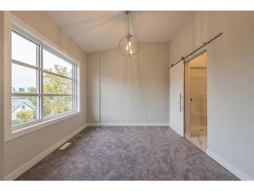 1539 33 Avenue Sw, Calgary, AB - Indoor Photo Showing Other Room