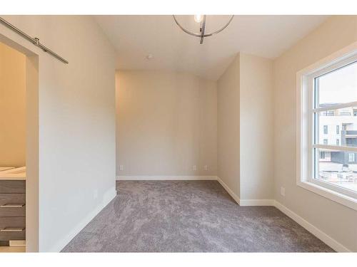 1539 33 Avenue Sw, Calgary, AB - Indoor Photo Showing Other Room