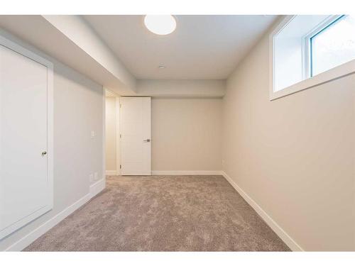 1539 33 Avenue Sw, Calgary, AB - Indoor Photo Showing Other Room