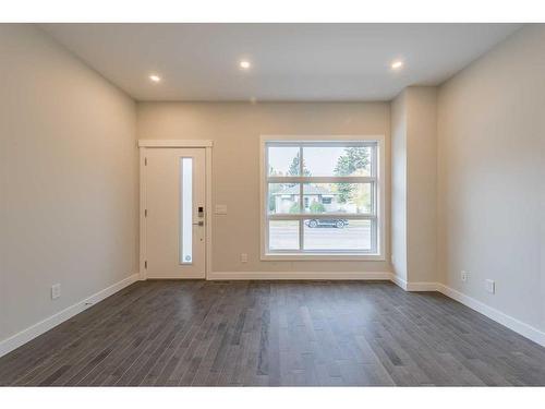 1539 33 Avenue Sw, Calgary, AB - Indoor Photo Showing Other Room