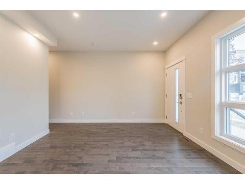 1539 33 Avenue Sw, Calgary, AB - Indoor Photo Showing Other Room