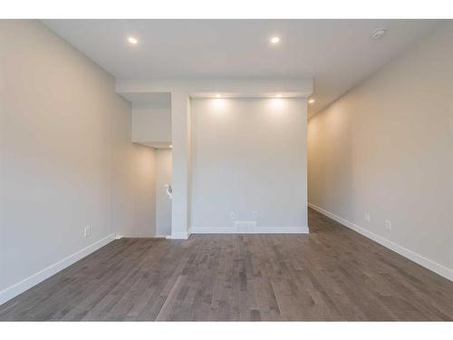 1539 33 Avenue Sw, Calgary, AB - Indoor Photo Showing Other Room