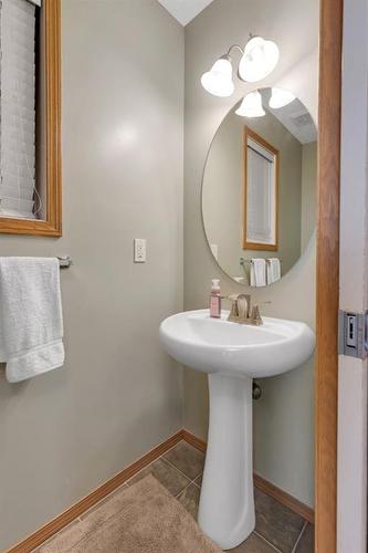 52 Panatella Gate Nw, Calgary, AB - Indoor Photo Showing Bathroom