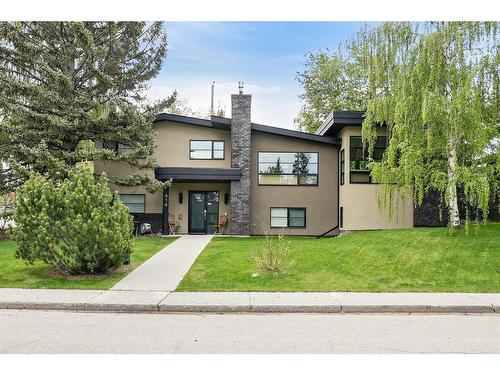 414 Wildwood Drive Sw, Calgary, AB - Outdoor With Facade