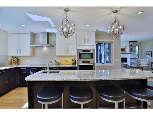 414 Wildwood Drive Sw, Calgary, AB - Indoor Photo Showing Kitchen With Upgraded Kitchen