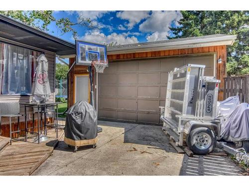 105 Cochrane Crescent, Cochrane, AB - Outdoor