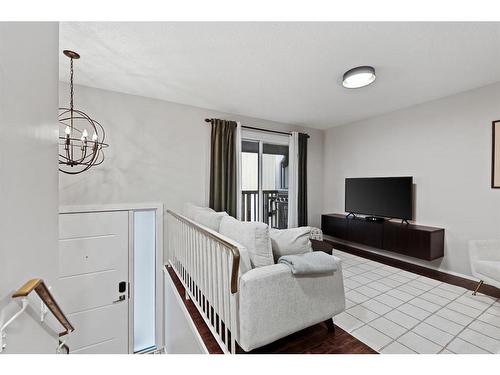 4-2015 2 Avenue Nw, Calgary, AB - Indoor