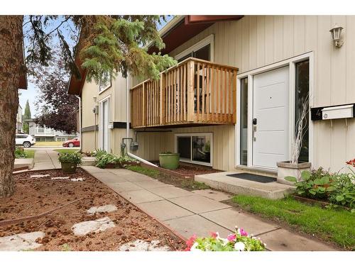 4-2015 2 Avenue Nw, Calgary, AB - Outdoor