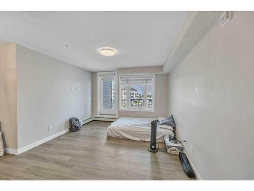 2302-6118 80 Avenue Ne, Calgary, AB - Indoor Photo Showing Bedroom