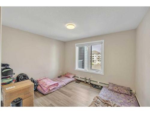 2302-6118 80 Avenue Ne, Calgary, AB - Indoor Photo Showing Bedroom