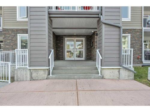 2302-6118 80 Avenue Ne, Calgary, AB - Outdoor