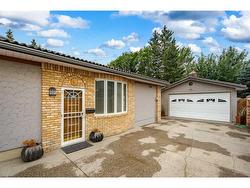 3007 Oakmoor Drive SW Calgary, AB T3V 3Z5