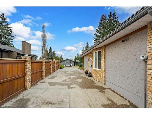 3007 Oakmoor Drive Sw, Calgary, AB - Outdoor With Exterior