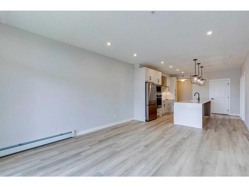 2109-55 Lucas Way Nw, Calgary, AB - Indoor Photo Showing Kitchen