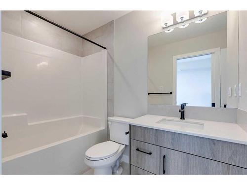 2109-55 Lucas Way Nw, Calgary, AB - Indoor Photo Showing Bathroom