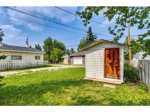 204 Windsor Avenue, Diamond Valley, AB - Outdoor