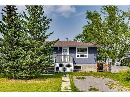 204 Windsor Avenue, Diamond Valley, AB - Outdoor