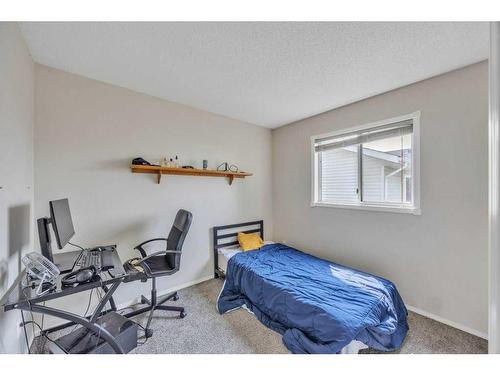 277 Fresno Place Ne, Calgary, AB - Indoor Photo Showing Bedroom