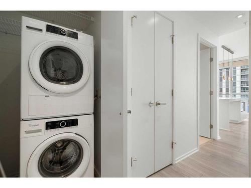 804-615 6 Avenue Se, Calgary, AB - Indoor Photo Showing Laundry Room