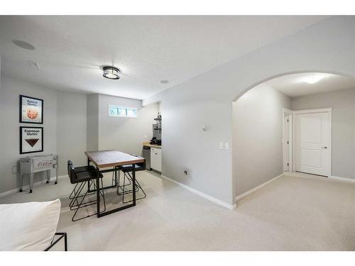 47 Hamptons Close Nw, Calgary, AB - Indoor Photo Showing Other Room