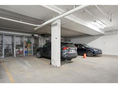 304-138 18 Avenue Se, Calgary, AB - Indoor Photo Showing Other Room