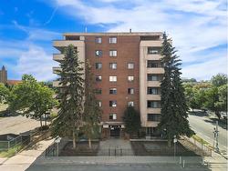 702-235 15 Avenue SW Calgary, AB T2J 7E4