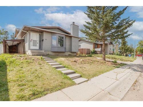 12 Castleglen Crescent Ne, Calgary, AB - Outdoor