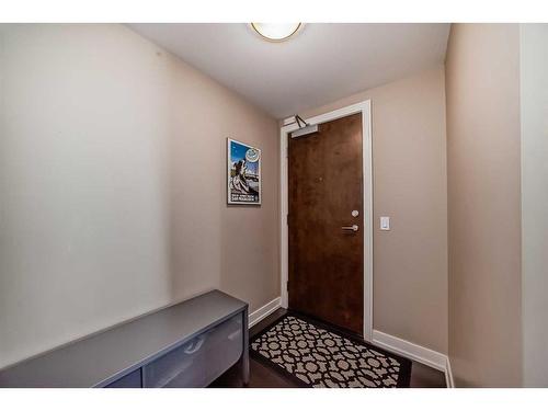 1528-222 Riverfront Avenue Sw, Calgary, AB - Indoor Photo Showing Other Room