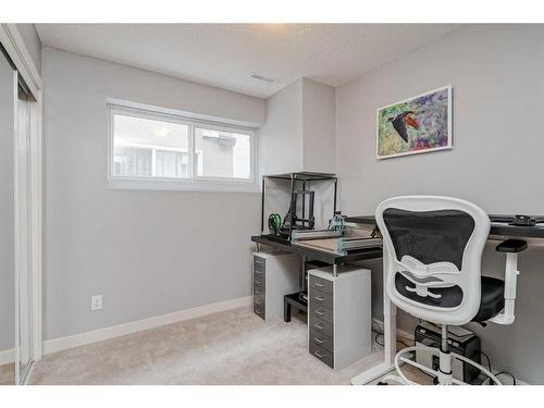 2-2123 4 Avenue Nw, Calgary, AB - Indoor Photo Showing Office