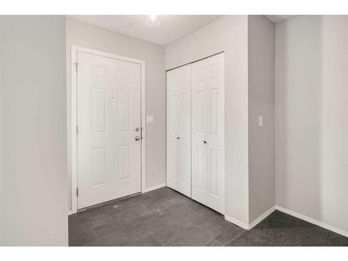 561-100 Jordan Parkway, Red Deer, AB - Indoor Photo Showing Other Room